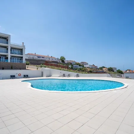 아파트 Private Condominium, Pool, Tennis & Sea View By Silver Prop 나자레
