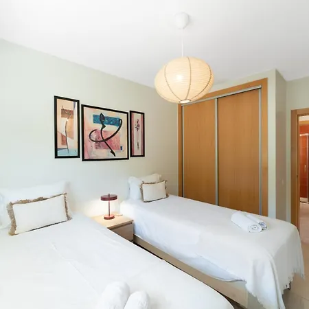 Private Condominium, Pool, Tennis & Sea View By Silver Prop Lägenhet