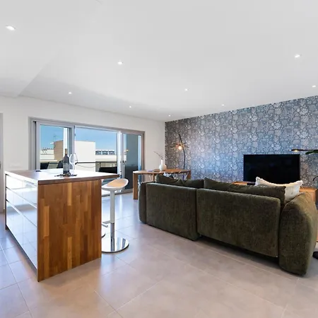Private Condominium, Pool, Tennis & Sea View By Silver Prop Nazaré