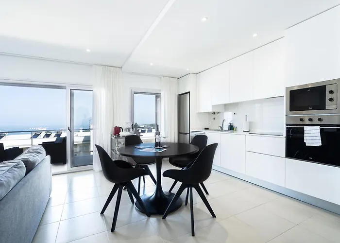 Apartment Private Condominium, Pool, Tennis & Sea View By Silver Prop Nazaré