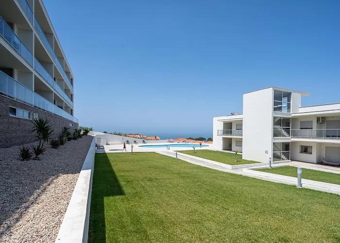 Private Condominium, Pool, Tennis & Sea View By Silver Prop Nazaré